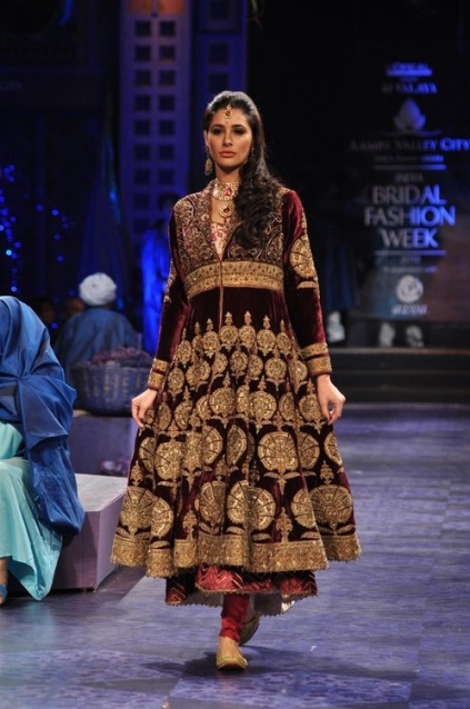 Nargis Fakhri in anarkali dress