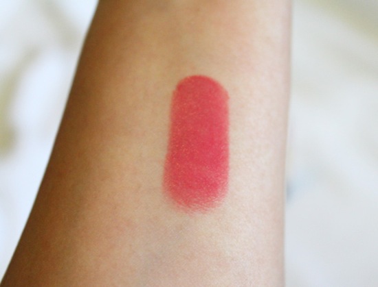 Revlon-lipstick-pink-velvet-swatch