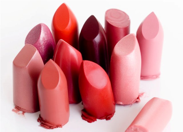 chemicals in lipstick