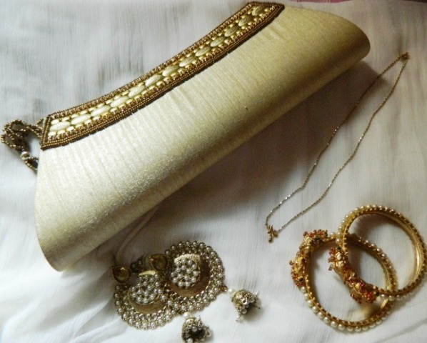 golden accesories