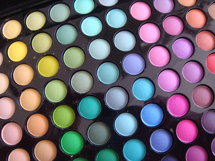 BH Cosmetics 88 Color Matte Eyeshadow Palette 11