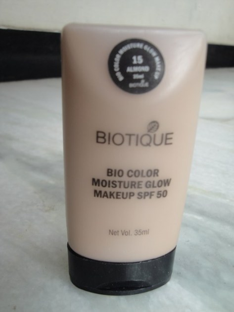 Biotique+Bio+Color+Moisture+Glow+Makeup+with+SPF+50+Review