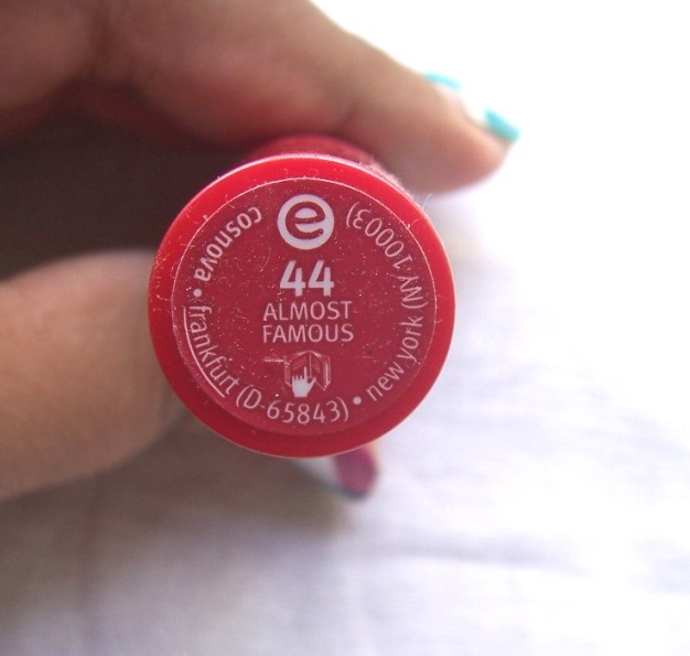 Essence Lipstick in Almost Famous 2