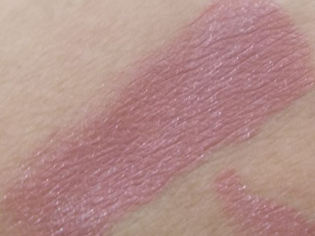 Faces Canada Glam On Lipstick - Nectarine swatch