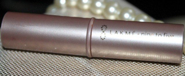 Lakme 9 to 5 Lipstick - Satin Ruby 