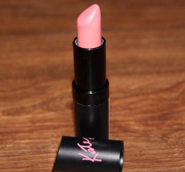 Light-pink-creamy-lipstick