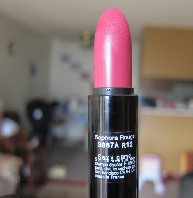 Light pink lipstick 3