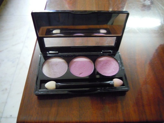 NYX Trio Eye Shadow in Baby Pink/Cotton Candy/Spring Flower 4