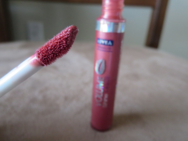Nivea Volume Shine Laque Lip Gloss in Ruby 4
