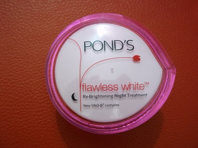 Pond’s+Flawless+White+Re+Brightening+Night+Treatment+Review
