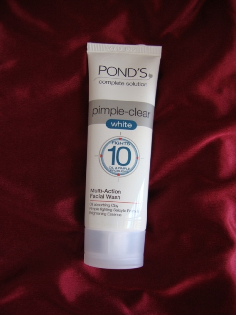 Pond’s+Pimple+-Clear+White+Multi-Action+Facial+-Wash (1)