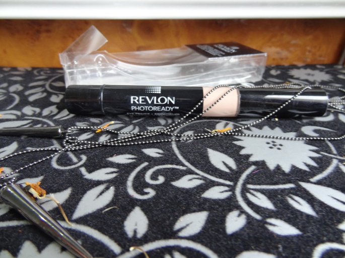 Revlon+PhotoReady+Eye+Primer+Brightener+Review