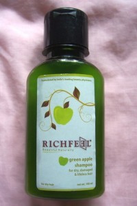 Richfeel Green Apple Shampoo