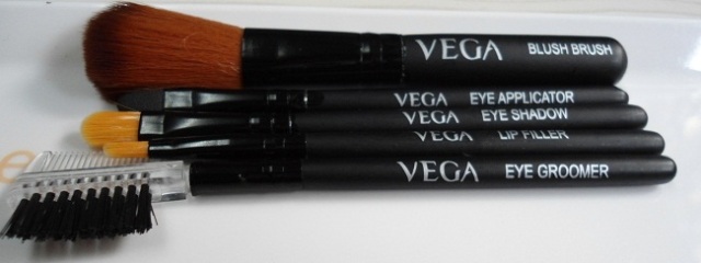 Vega Set of 5 Brushes Travel Kit 3
