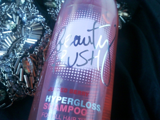 Victoria’s Secret Beauty Rush Juiced Berry Hypergloss Shampoo 4
