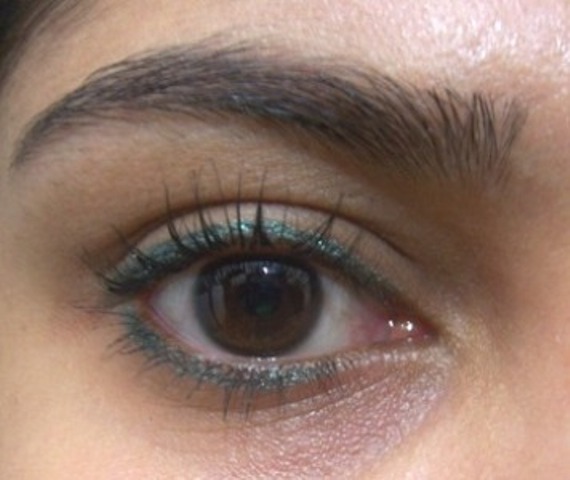 green eye liner