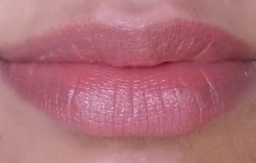 Bubbly-nude-lotus-herbals-lipstick7