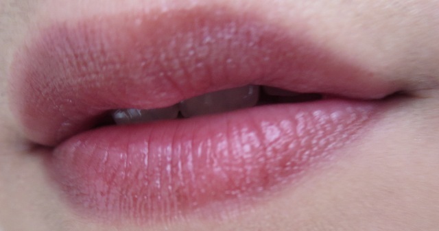 Clinique_s_Almost_Lipstick_in_Black_Honey__5_