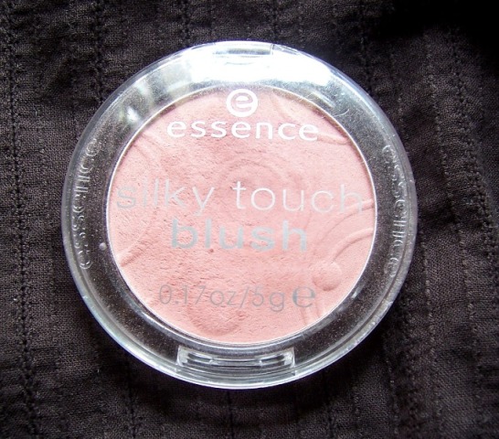 Essence Silky Touch Blush Adorable 