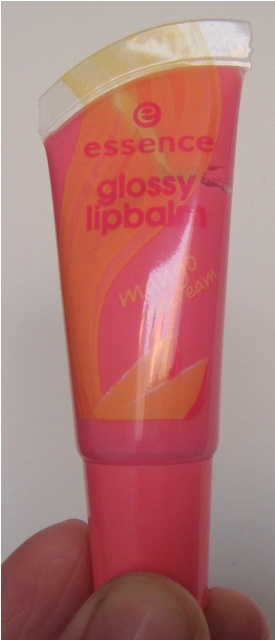 Essence Glossy Lipbalm - Mango Icecream1