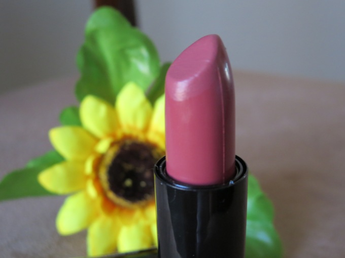 Light pink lipstick 5