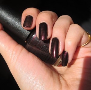 O.P.I Nail Lacquer Midnight in Moscow10