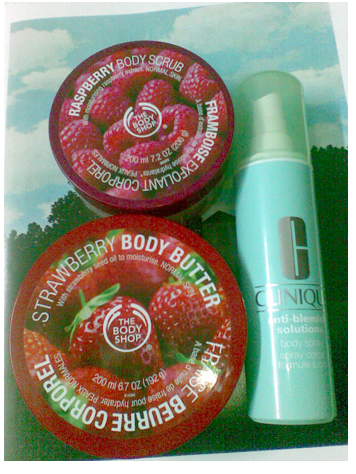 The body shop strawberry body butter