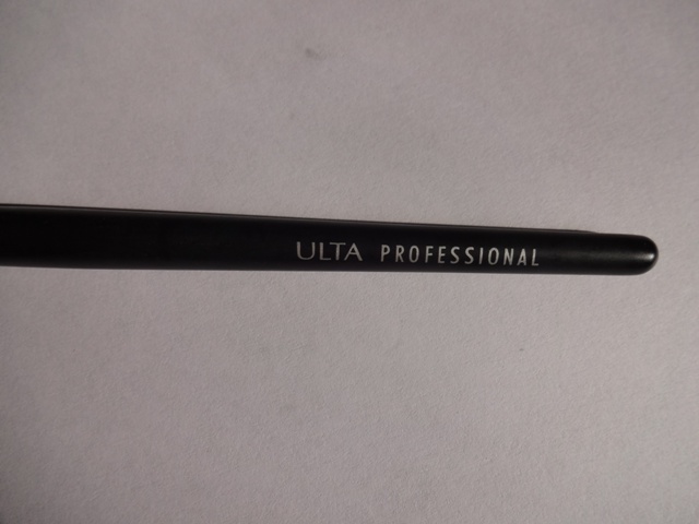 ULTA_Professional_Tapered_Crease_Eye_Shadow_Brush__1_