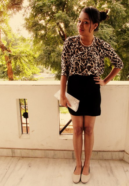 Outfit of the Day: Mini-skirt with Leopard Print Top