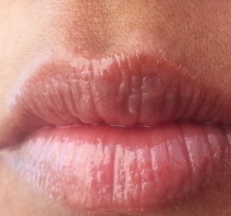 glossy lips