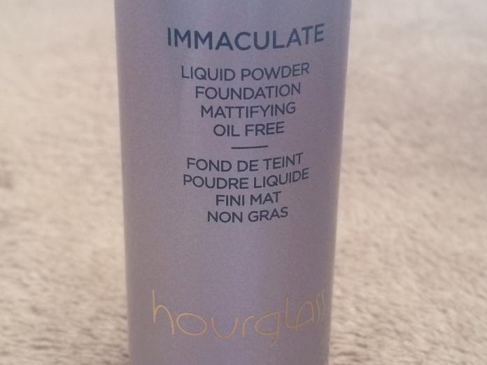 hourglass_immaculate_liquid_powder_foundation_3