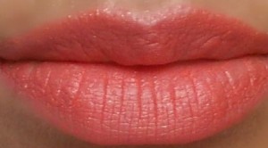 lakme_9_to_5_lip_color_vermilion_fired__3_