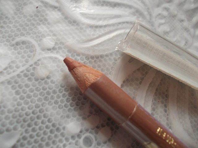 lakme_9_to_5_lip_liner_beige_pink__5_