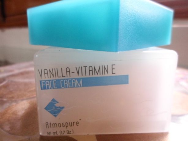 the_nature_s_co_vanilla_vitamin_e_face_cream_review