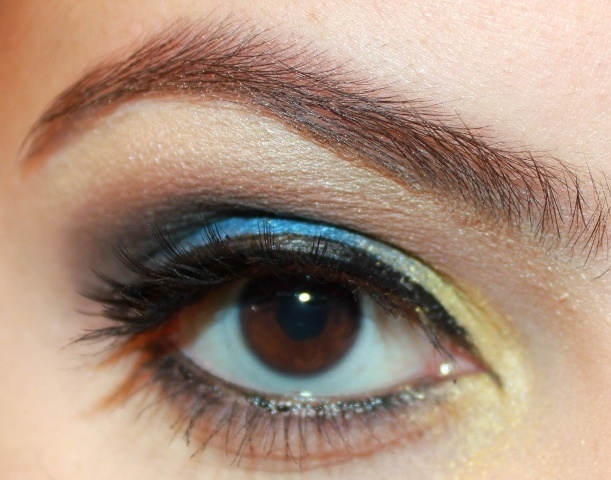 Blue_and_Gold_Eye-makeup_Tutorial__5_