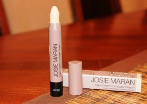 Josie-Maran-Argan-Creamy-Concealer-Crayon-3