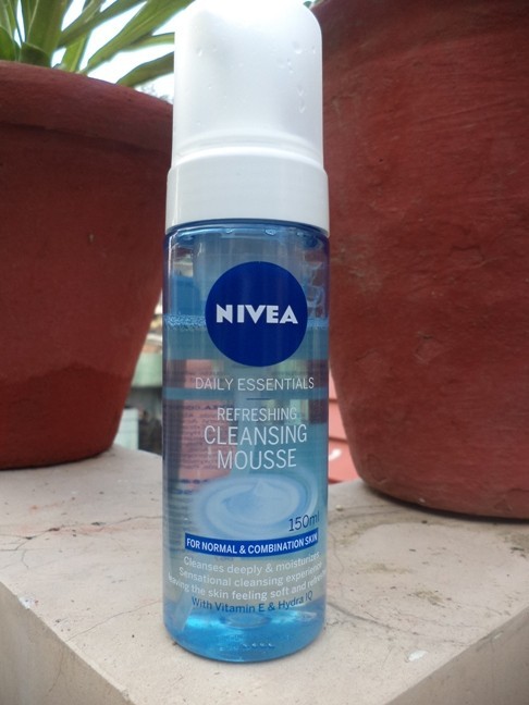 Nivea_Daily_Essentials_Refreshing_Cleansing_Mousse_Review