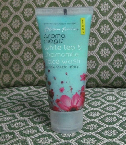 aromamagic-_white_tea_and_chamomile_face_wash__1_