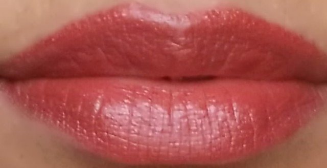 clinique_long_last_lipstick_berry_freeze__8_