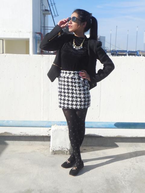 houndstooth_print_skirt_and_black_stockings__4_