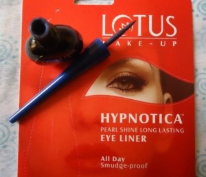 lotus_herbals_hypnotica_pearlshine_long_lasting_eye_liner_poppy_blue__5_