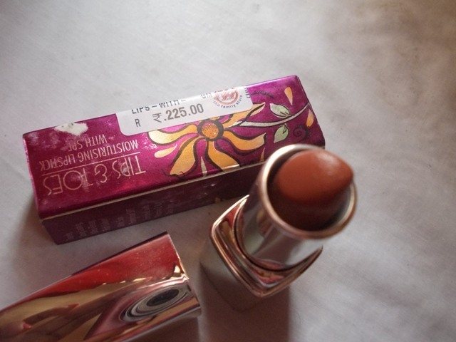 tips & toes moisturising lipstick with SPF storm (2)