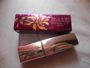 tips & toes moisturising lipstick with SPF storm (5)