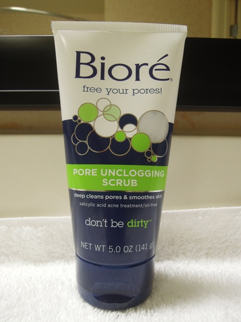 Biore+Pore+Unclogging+Scrub+Review