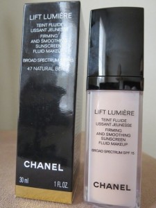 Chanel_Lift_Lumiere_Firming_and_Smoothing_Sunscreen_Fluid_Makeup_Review__2_
