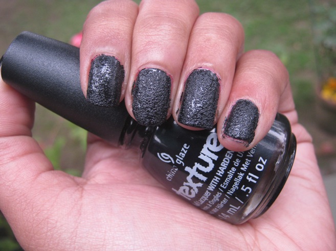 China_Glaze_Texture_Nail_Lacquer_Bump_in_The_Night_7