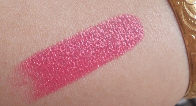 Faces_Canada_Glam_on_Lipstick_-_Sugar_Candy_swatches__1_