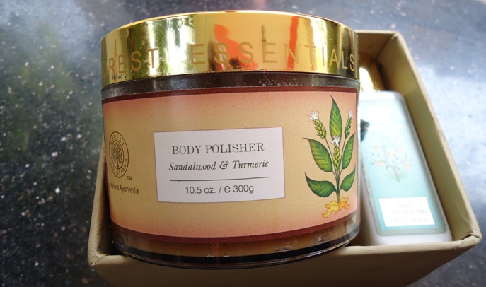Forest_Essentials_Sandalwood_and_Turmeric_Body_Polisher_Review