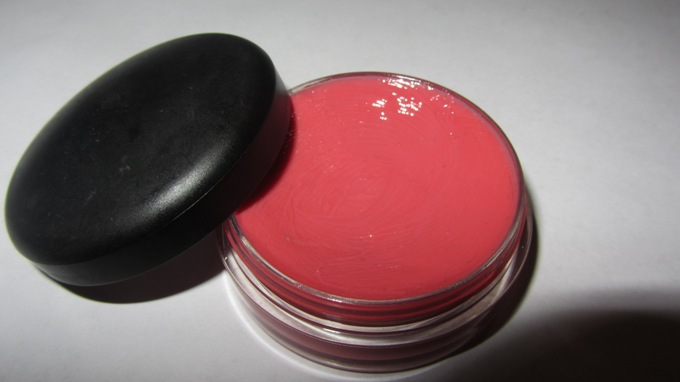 MAC_Tinted_Lip_Conditioner_Petting_Pink_Review