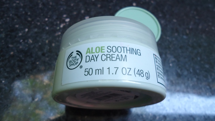 The_Body_Shop_Aloe_Soothing_Day_Cream_3